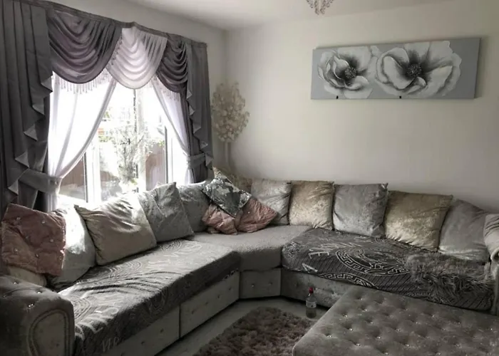 Impeccable 2-Bed House In Weston-Super-Mare