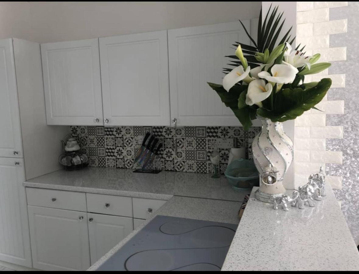 Holiday home Impeccable 2-bed House In