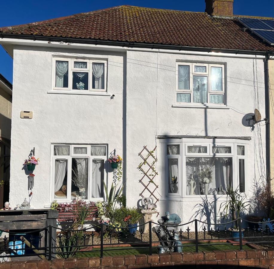 Holiday home Impeccable 2-bed House In Weston-super-Mare